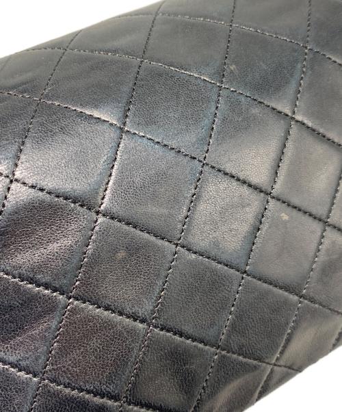 CHANEL（シャネル）CHANEL (シャネル) フルフラップ マトラッセショルダーバッグ ブラックの古着・服飾アイテム