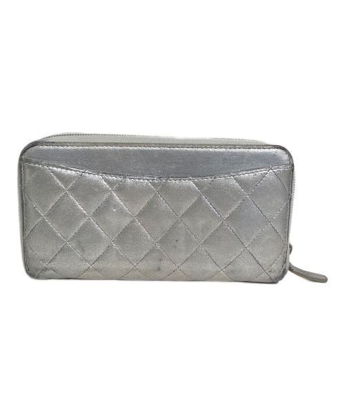 CHANEL（シャネル）CHANEL (シャネル) マトラッセラウンドファスナーウォレット シルバー サイズ:-の古着・服飾アイテム