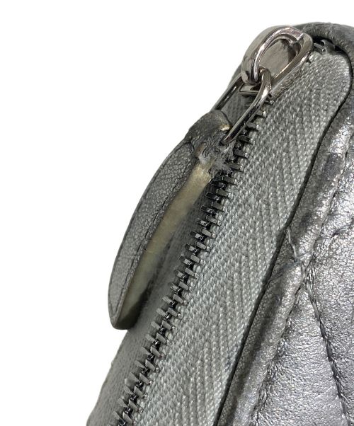 CHANEL（シャネル）CHANEL (シャネル) マトラッセラウンドファスナーウォレット シルバー サイズ:-の古着・服飾アイテム