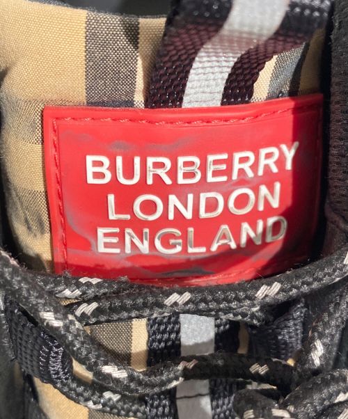 BURBERRY（バーバリー）BURBERRY (バーバリー) ARTHUR SNEAKERS(アーサースニーカー) ベージュ×ブラック サイズ:42の古着・服飾アイテム