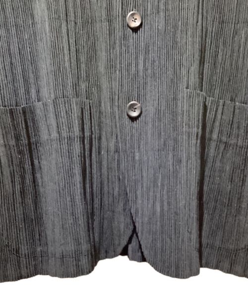 ISSEY MIYAKE（イッセイミヤケ）ISSEY MIYAKE (イッセイミヤケ) スタンドカラープリーツジャケット ブラック サイズ:Lの古着・服飾アイテム