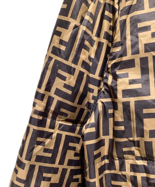 FENDI（フェンディ）FENDI (フェンディ) Zucca Pattern Hooded Down Jacket（ズッカ切替フーデッドダウンジャケット） ブラウン×ブラック サイズ:52の古着・服飾アイテム