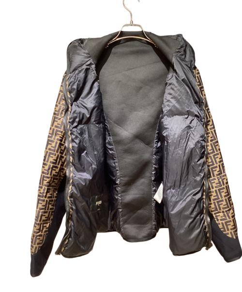 FENDI（フェンディ）FENDI (フェンディ) Zucca Pattern Hooded Down Jacket（ズッカ切替フーデッドダウンジャケット） ブラウン×ブラック サイズ:52の古着・服飾アイテム