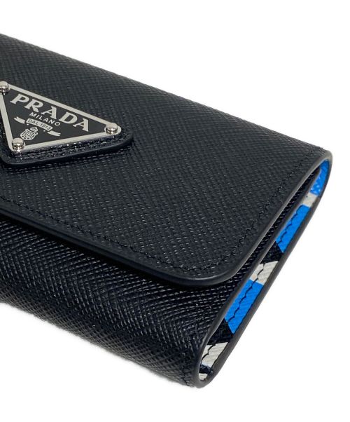 PRADA（プラダ）PRADA (プラダ) SAFFIANO LEATHER KEY CASE(サフィアーノレザーキーケース) ブラックの古着・服飾アイテム