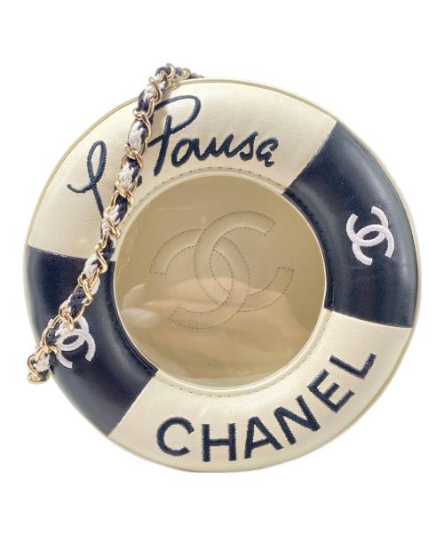 CHANEL（シャネル）CHANEL (シャネル) ラ パウザ ラウンドチェーンショルダーバッグ ホワイト×ブラックの古着・服飾アイテム