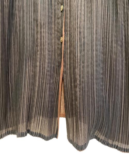 ISSEY MIYAKE（イッセイミヤケ）ISSEY MIYAKE (イッセイミヤケ) レイヤードデザインプリーツシャツ ブラック×ブラウン サイズ:Mの古着・服飾アイテム