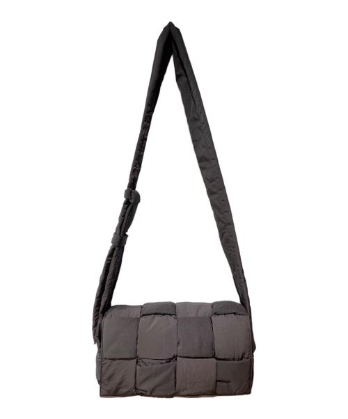 BOTTEGA VENETA（ボッテガベネタ）BOTTEGA VENETA (ボッテガベネタ) パデットテックカセットナイロンショルダーバッグ ブラウン サイズ:-の古着・服飾アイテム