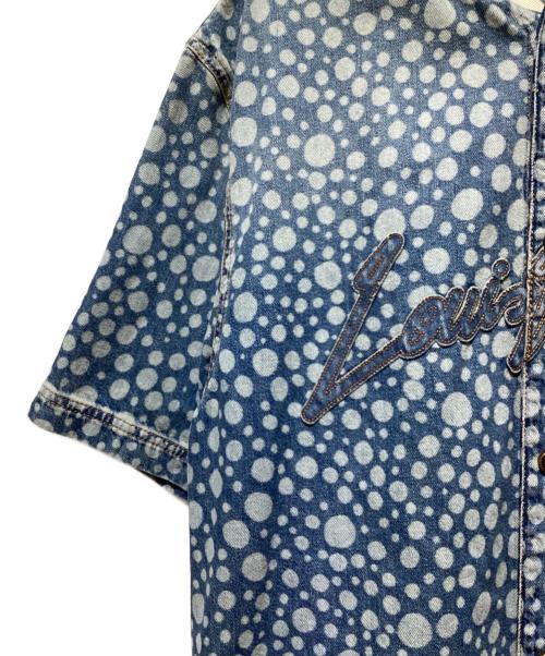 LOUIS VUITTON（ルイ ヴィトン）LOUIS VUITTON (ルイ ヴィトン) 草間彌生 23AW インフィニットドット半袖デニムシャツ ブルー サイズ:XLの古着・服飾アイテム