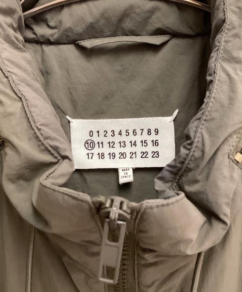 Maison Margiela（メゾンマルジェラ）Maison Margiela (メゾンマルジェラ) COTTON CREPE INSULATION JACKET カーキ サイズ:46の古着・服飾アイテム