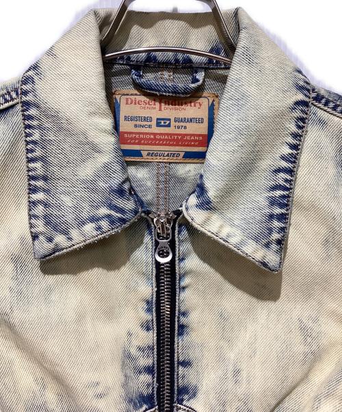 DIESEL（ディーゼル）DIESEL (ディーゼル) Slim-fit lace-effect trucker jacket(スリムフィットレースエフェクトトラッカージャケット) インディゴ サイズ:Sの古着・服飾アイテム