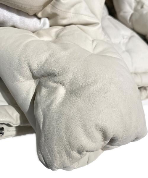 LOUIS VUITTON（ルイ ヴィトン）LOUIS VUITTON (ルイ ヴィトン) ラムレザーモノグラムパデッドジャケット アイボリー サイズ:34の古着・服飾アイテム