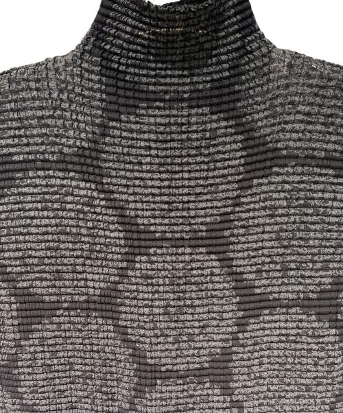 ISSEY MIYAKE FETE（イッセイミヤケフェット）ISSEY MIYAKE FETE (イッセイミヤケフェット) FETE 総柄ノースリーブワンピース ブラック サイズ:2の古着・服飾アイテム