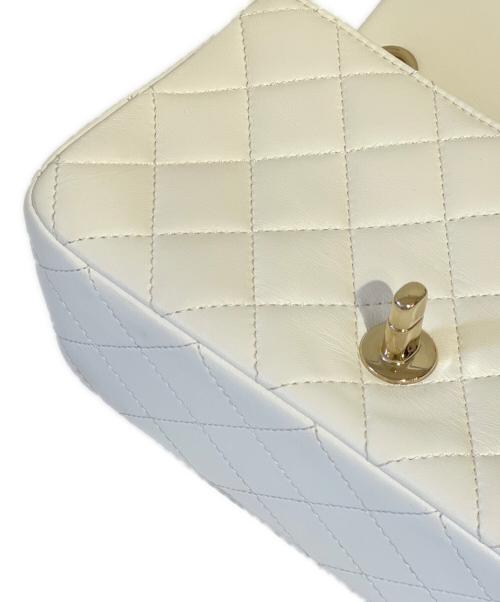 CHANEL（シャネル）CHANEL (シャネル) ミニマトラッセ CCココボール チェーンショルダーバッグ ホワイトの古着・服飾アイテム