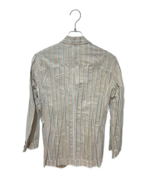 ISSEY MIYAKE（イッセイミヤケ）ISSEY MIYAKE (イッセイミヤケ) プリーツストライプジャケット ベージュ サイズ:Ｍの古着・服飾アイテム