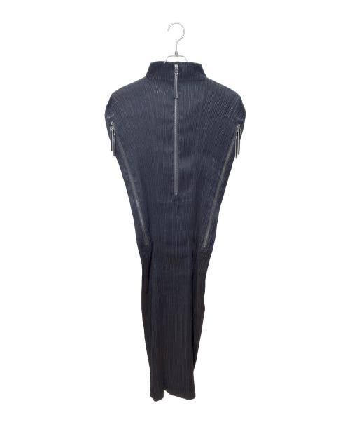 ISSEY MIYAKE（イッセイミヤケ）ISSEY MIYAKE (イッセイミヤケ) プリーツ ノースリーブジップロングワンピース ブラック サイズ:Mの古着・服飾アイテム