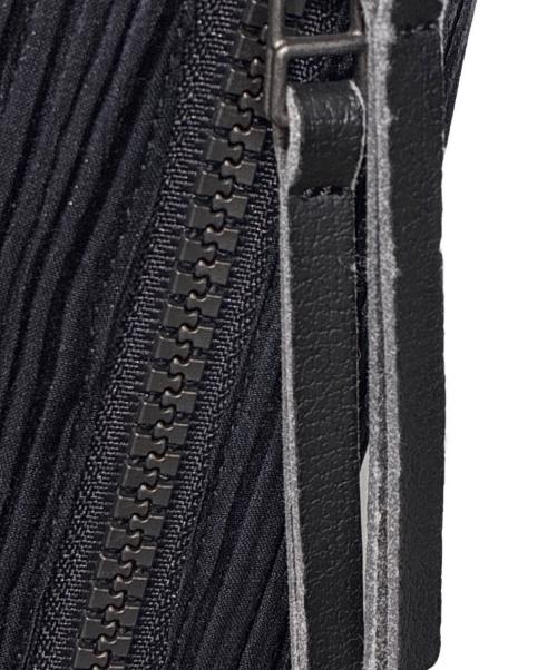 ISSEY MIYAKE（イッセイミヤケ）ISSEY MIYAKE (イッセイミヤケ) プリーツ ノースリーブジップロングワンピース ブラック サイズ:Mの古着・服飾アイテム