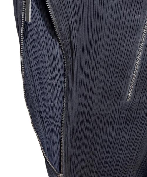 ISSEY MIYAKE（イッセイミヤケ）ISSEY MIYAKE (イッセイミヤケ) プリーツ ノースリーブジップロングワンピース ブラック サイズ:Mの古着・服飾アイテム