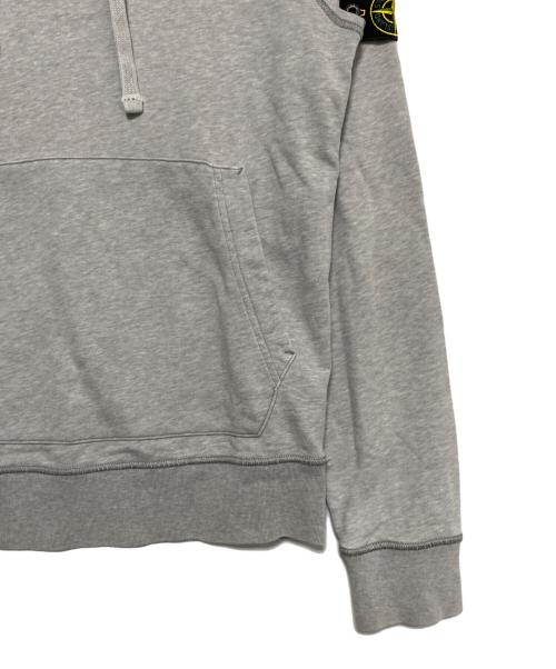STONE ISLAND（ストーンアイランド）STONE ISLAND (ストーンアイランド) パーカー ライトグレー サイズ:Mの古着・服飾アイテム