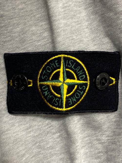 STONE ISLAND（ストーンアイランド）STONE ISLAND (ストーンアイランド) パーカー ライトグレー サイズ:Mの古着・服飾アイテム