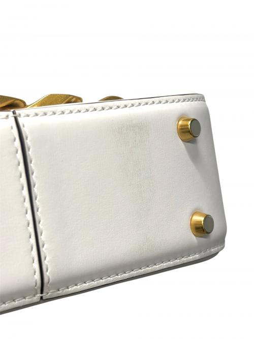 VALENTINO GARAVANI（ヴァレンティノ・ガラヴァーニ）VALENTINO GARAVANI (ヴァレンティノ・ガラヴァーニ) VLogo Chain Bag/Vロゴチェーンショルダーバッグ ホワイトの古着・服飾アイテム