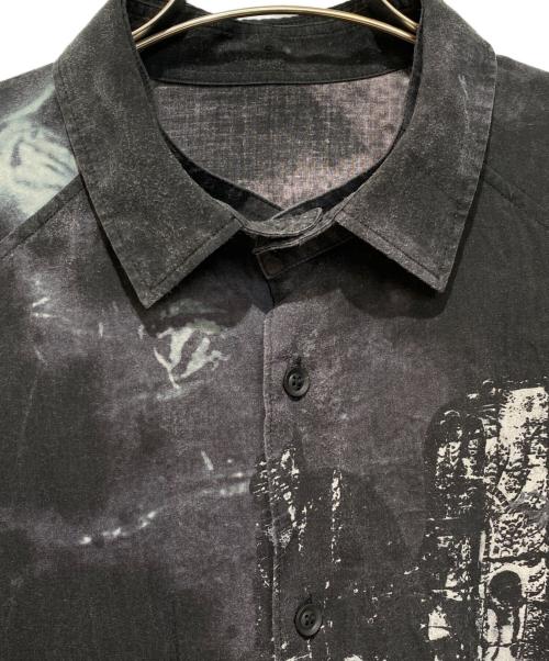 Yohji Yamamoto pour homme（ヨウジヤマモト プールオム）Yohji Yamamoto pour homme (ヨウジヤマモト プールオム) プリント脇マチB ロングシャツ ブラック サイズ:3の古着・服飾アイテム