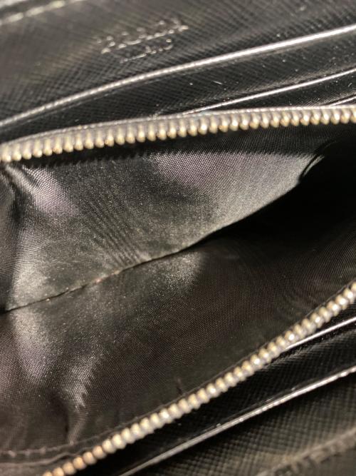 PRADA（プラダ）PRADA (プラダ) サフィアーノ ラウンドファスナーウォレット ブラックの古着・服飾アイテム