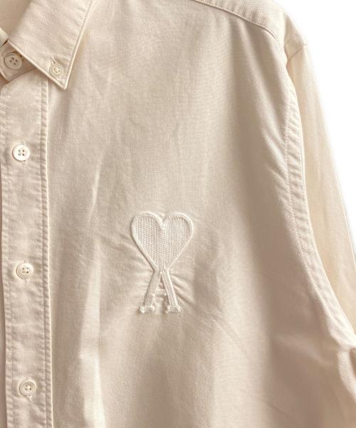 ami（アミ）ami (アミ) ハートロゴBDシャツ アイボリー サイズ:40の古着・服飾アイテム