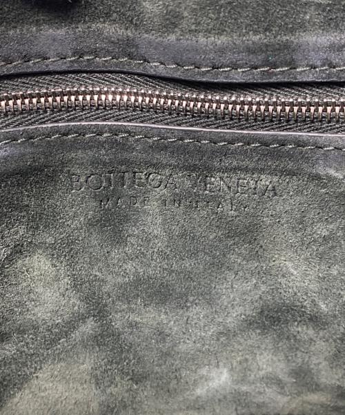 BOTTEGA VENETA（ボッテガベネタ）BOTTEGA VENETA (ボッテガベネタ) カセットショルダーバッグ ブラックの古着・服飾アイテム
