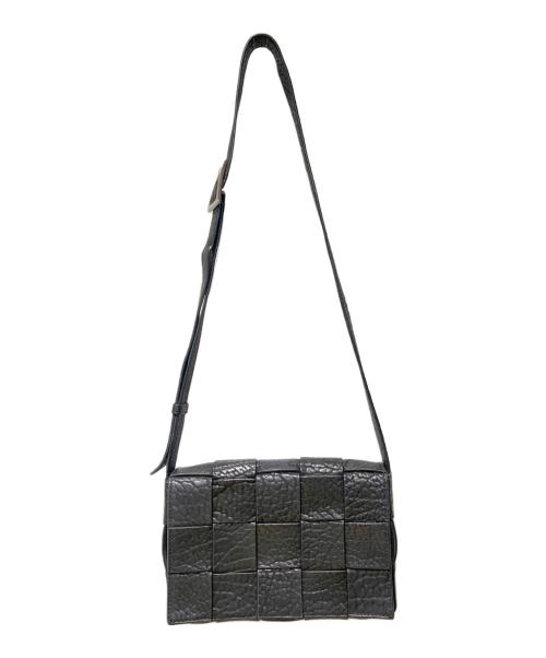 BOTTEGA VENETA（ボッテガベネタ）BOTTEGA VENETA (ボッテガベネタ) カセットショルダーバッグ ブラックの古着・服飾アイテム