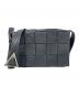 BOTTEGA VENETA（ボッテガベネタ）の古着「カセットショルダーバッグ」｜ブラック