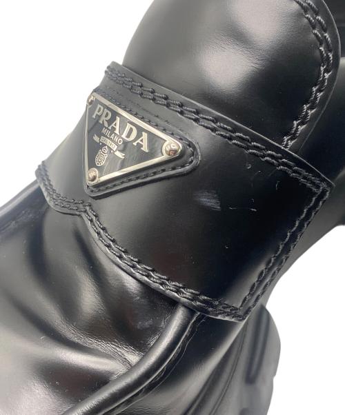 PRADA（プラダ）PRADA (プラダ) モノリス ブラッシュドレザー ローファー ブラック サイズ:7 1/2の古着・服飾アイテム