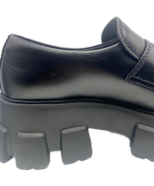 PRADA（プラダ）PRADA (プラダ) モノリス ブラッシュドレザー ローファー ブラック サイズ:7 1/2の古着・服飾アイテム