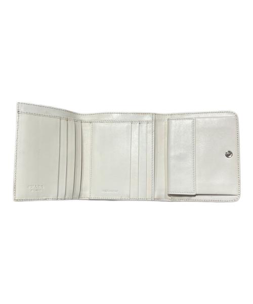 PRADA（プラダ）PRADA (プラダ) ロゴキャンバス三つ折り財布 ベージュの古着・服飾アイテム