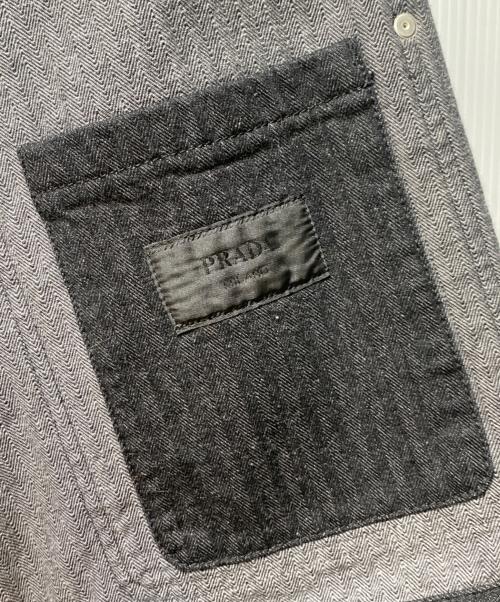 PRADA（プラダ）PRADA (プラダ) ロゴプレート デニムジャケット グレー サイズ:XLの古着・服飾アイテム