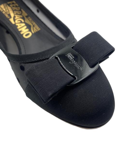 Salvatore Ferragamo（サルヴァトーレ フェラガモ）Salvatore Ferragamo (サルヴァトーレ フェラガモ) リボンドットパンプス ブラック サイズ:5 1/2の古着・服飾アイテム