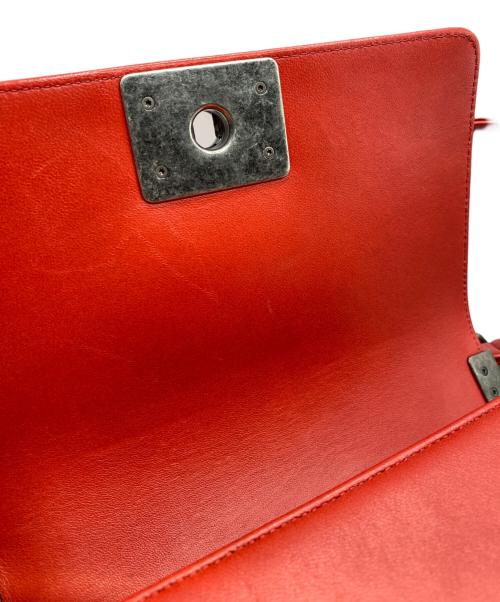 CHANEL（シャネル）CHANEL (シャネル) BOY CHANEL　チェーンショルダーバッグ レッドの古着・服飾アイテム