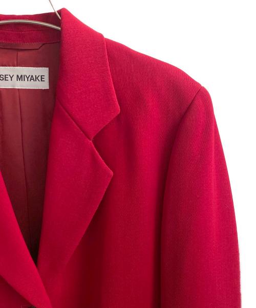 ISSEY MIYAKE（イッセイミヤケ）ISSEY MIYAKE (イッセイミヤケ) テーラードジャケット レッド サイズ:Mの古着・服飾アイテム