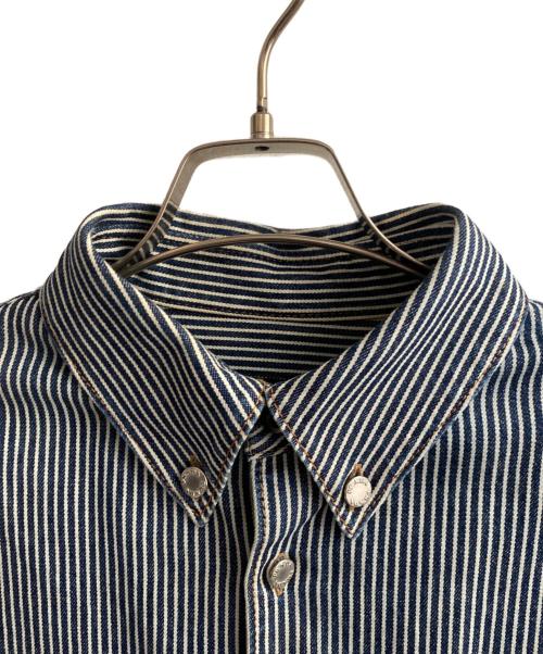 PRADA（プラダ）PRADA (プラダ) トライアングルロゴ ブルーストライプ ヒッコリーデニムシャツ ネイビー×ホワイト サイズ:Mの古着・服飾アイテム