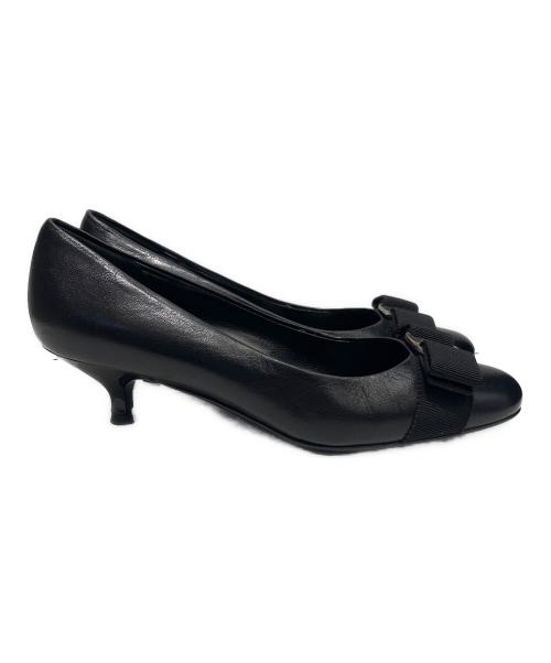 Salvatore Ferragamo（サルヴァトーレ フェラガモ）Salvatore Ferragamo (サルヴァトーレ フェラガモ) ヴァrラパンプス ブラック サイズ:5の古着・服飾アイテム