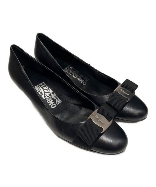 Salvatore Ferragamo（サルヴァトーレ フェラガモ）Salvatore Ferragamo (サルヴァトーレ フェラガモ) ヴァrラパンプス ブラック サイズ:5の古着・服飾アイテム