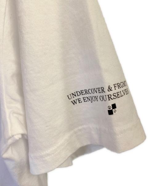 UNDERCOVER（アンダーカバー）UNDERCOVER (アンダーカバー) FRAGMENT (フラッグメント) 半袖Tシャツ ホワイト サイズ:3の古着・服飾アイテム