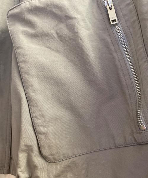 GIVENCHY（ジバンシィ）GIVENCHY (ジバンシィ) ナイロンジャケット ライトグレー×ホワイト サイズ:38の古着・服飾アイテム