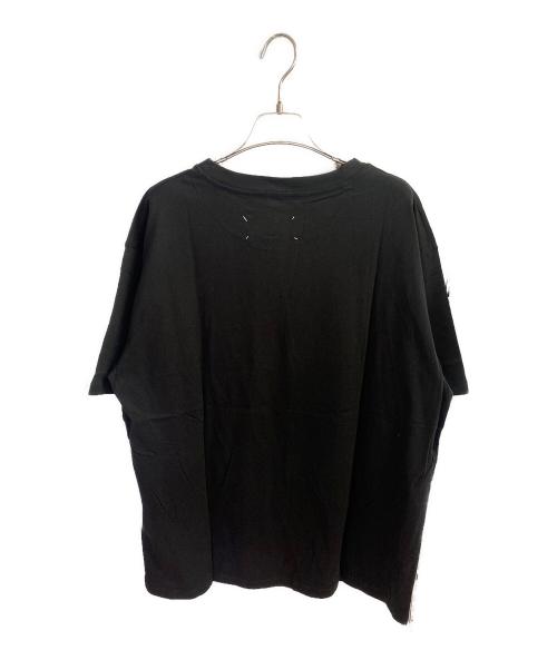 Maison Margiela（メゾンマルジェラ）Maison Margiela (メゾンマルジェラ) テープロゴプリントオーバーサイズTシャツ ブラック サイズ:48の古着・服飾アイテム