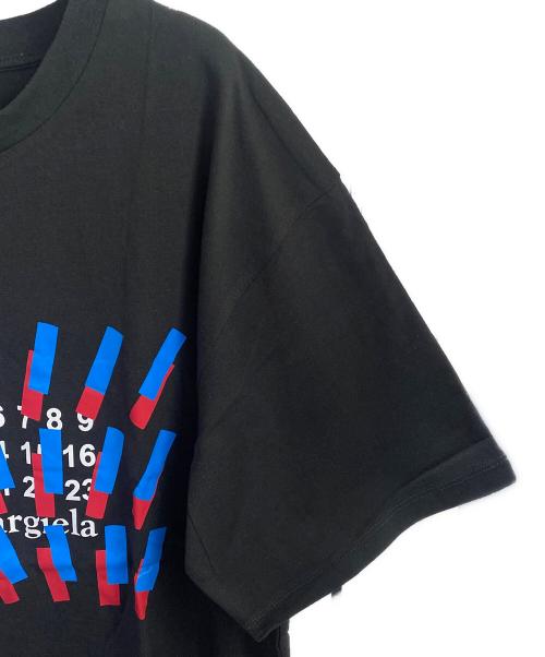 Maison Margiela（メゾンマルジェラ）Maison Margiela (メゾンマルジェラ) テープロゴプリントオーバーサイズTシャツ ブラック サイズ:48の古着・服飾アイテム