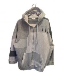 VALENTINO（ヴァレンティノ）の古着「ジップアップロゴパーカー」｜ライトグレー