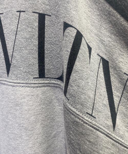 VALENTINO（ヴァレンティノ）VALENTINO (ヴァレンティノ) ジップアップロゴパーカー ライトグレー サイズ:XLの古着・服飾アイテム