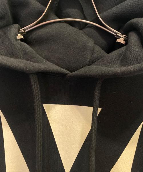 VALENTINO（ヴァレンティノ）VALENTINO (ヴァレンティノ) CHEZ VALENTINO グラフィックプリントパーカー ブラック サイズ:Mの古着・服飾アイテム