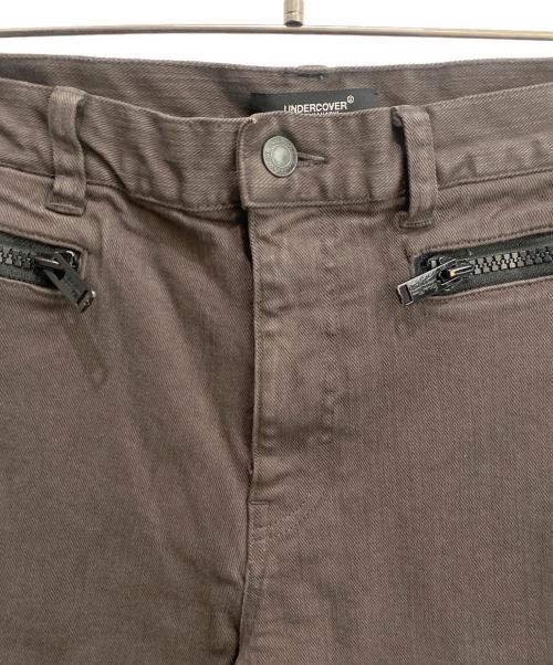 UNDERCOVER（アンダーカバー）UNDERCOVER (アンダーカバー) 裾タチキリスリムストレッチデニム ブラウン サイズ:4の古着・服飾アイテム