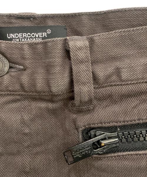 UNDERCOVER（アンダーカバー）UNDERCOVER (アンダーカバー) 裾タチキリスリムストレッチデニム ブラウン サイズ:4の古着・服飾アイテム