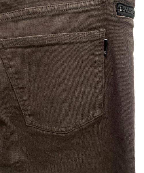 UNDERCOVER（アンダーカバー）UNDERCOVER (アンダーカバー) 裾タチキリスリムストレッチデニム ブラウン サイズ:4の古着・服飾アイテム